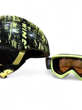 Smith Youth Small Neon Yellow-Black Ski Helmet and Goggles Set.